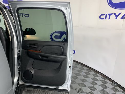 Used 2013 Chevrolet Suburban LT image 35