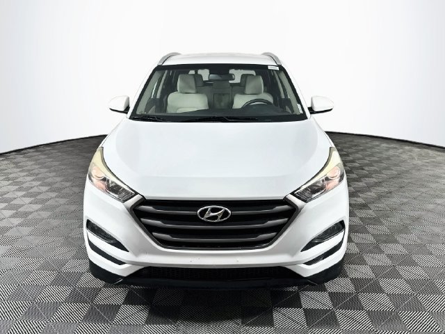 Used 2016 Hyundai Tucson SE w/ Option Group 12 FWD image 2