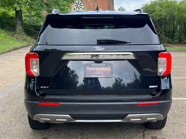 Used 2020 Ford Explorer XLT w/ Equipment Group 202A AWD/4WD image 18