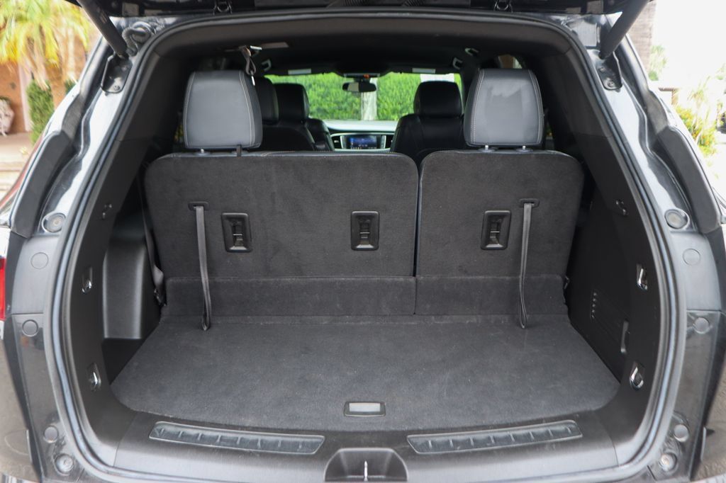 Used 2024 Buick Enclave Essence w/ Sport Touring Edition FWD image 8
