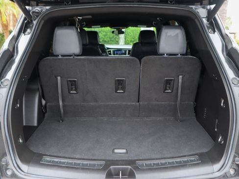 Used 2024 Buick Enclave Essence w/ Sport Touring Edition FWD image 8