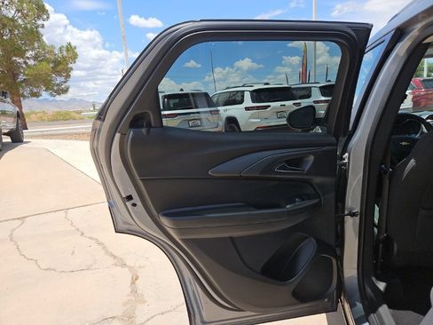 Used 2023 Chevrolet TrailBlazer LT FWD image 12