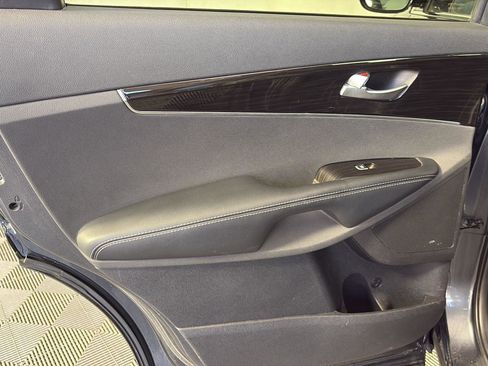 Used 2020 Kia Sorento EX AWD/4WD image 21