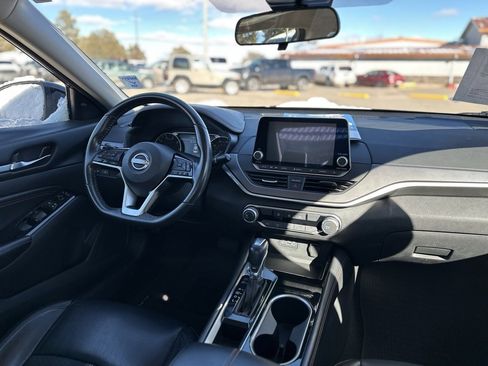 Used 2023 Nissan Altima 2.5 SR image 17