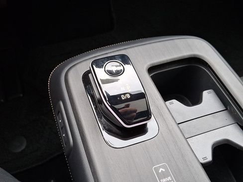 Certified 2023 Nissan Ariya AWD image 15