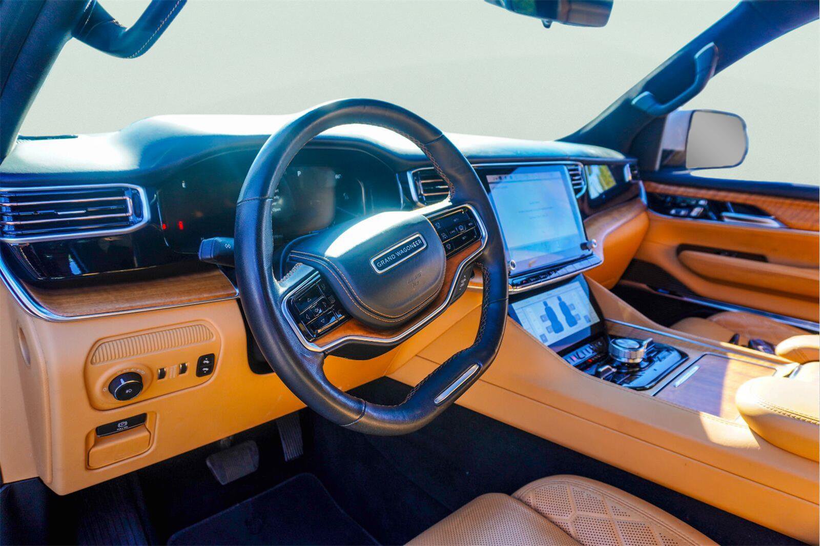 Used 2022 Jeep Grand Wagoneer Series III AWD/4WD image 26