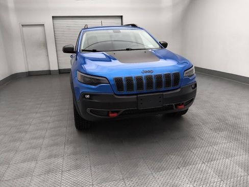 Used 2019 Jeep Cherokee Trailhawk w/ Cold Weather Group AWD/4WD image 14