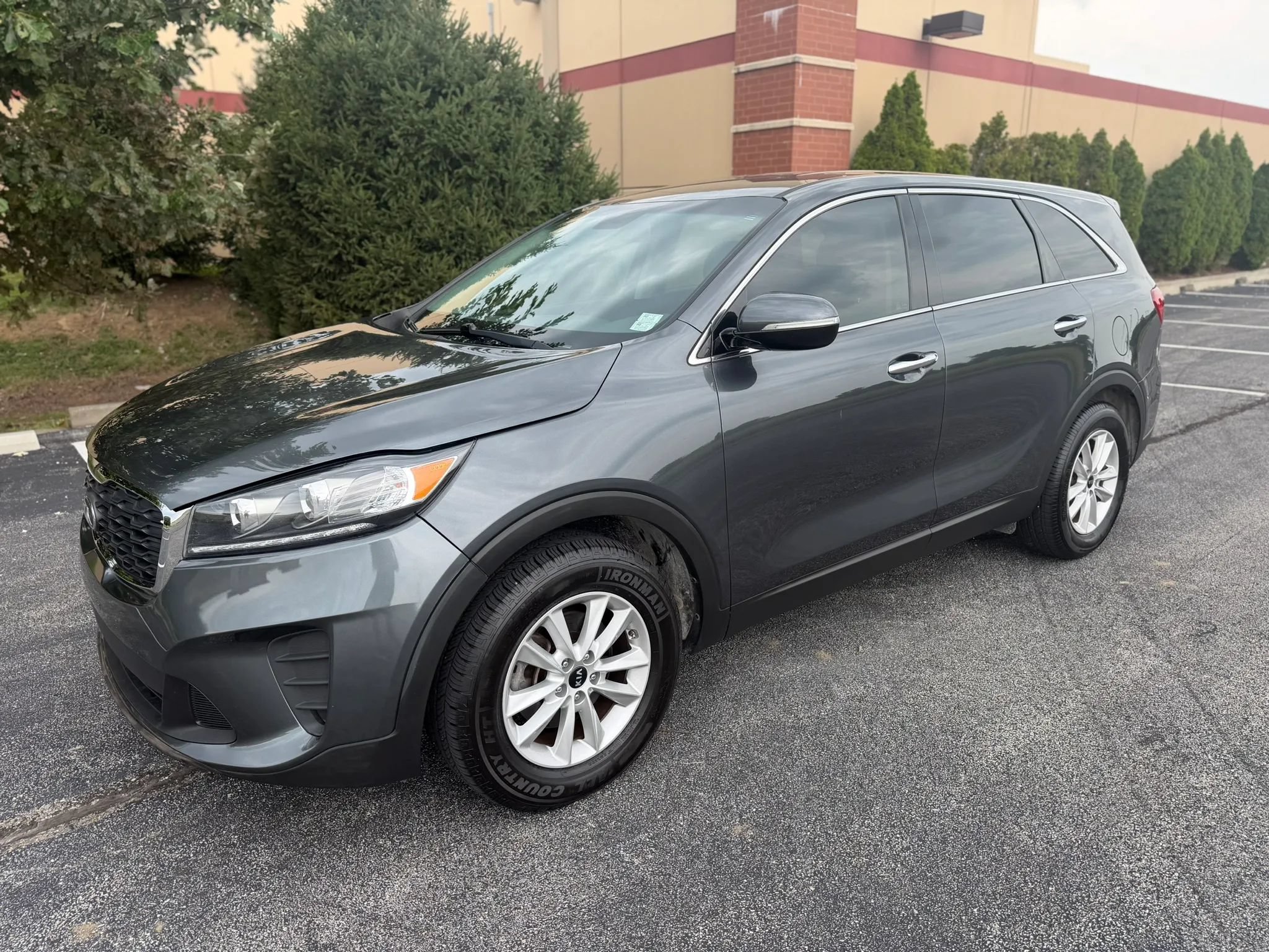 Used 2020 Kia Sorento LX FWD image 1
