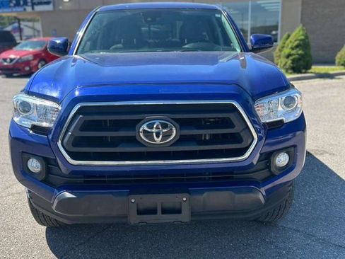 Used 2023 Toyota Tacoma SR5 RWD image 2