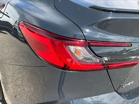 Used 2025 Toyota Camry SE image 27