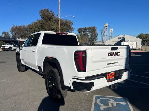 Used 2025 GMC Sierra 2500 AT4 AWD/4WD image 11