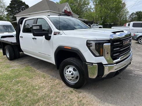 Used 2024 GMC Sierra 3500 Pro w/ Convenience Package AWD/4WD image 4
