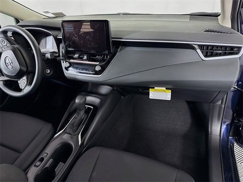 Certified 2025 Toyota Corolla LE image 25