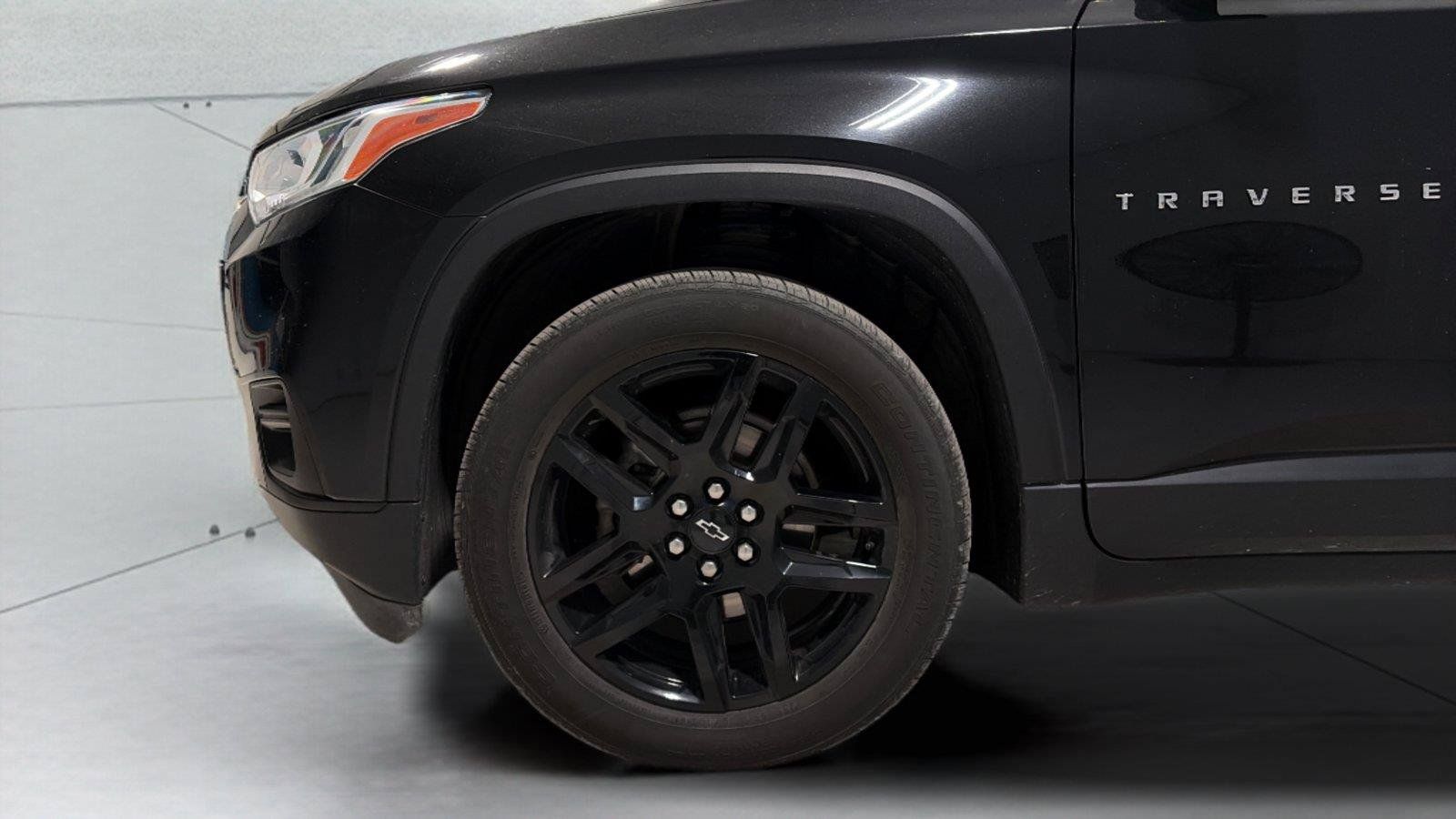 Used 2021 Chevrolet Traverse LS FWD image 22