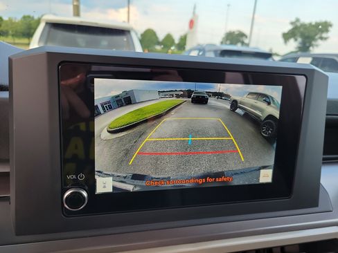 Certified 2025 Toyota Tacoma SR5 image 22