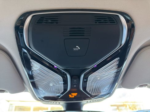 Used 2020 BMW 740i xDrive w/ Cold Weather Package image 72