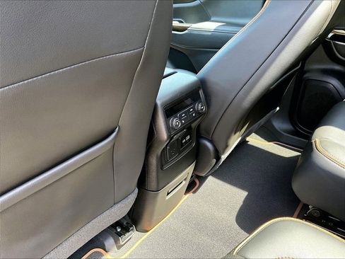 Used 2023 GMC Acadia AT4 w/ Technology Package AWD/4WD image 24