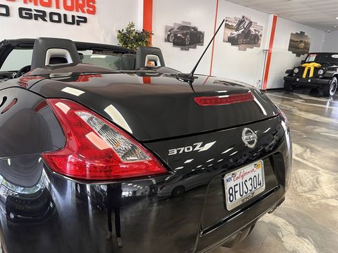 Used 2012 Nissan 370Z Touring w/ Sport Pkg image 8