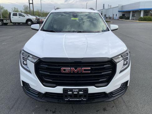 Used 2022 GMC Terrain SLE w/ Elevation Edition image 3