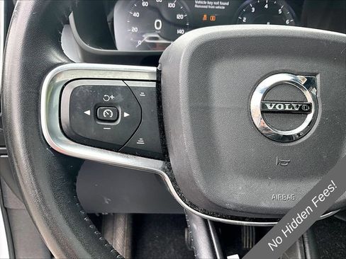 Used 2020 Volvo XC40 T5 Momentum w/ Premium Package AWD/4WD image 13