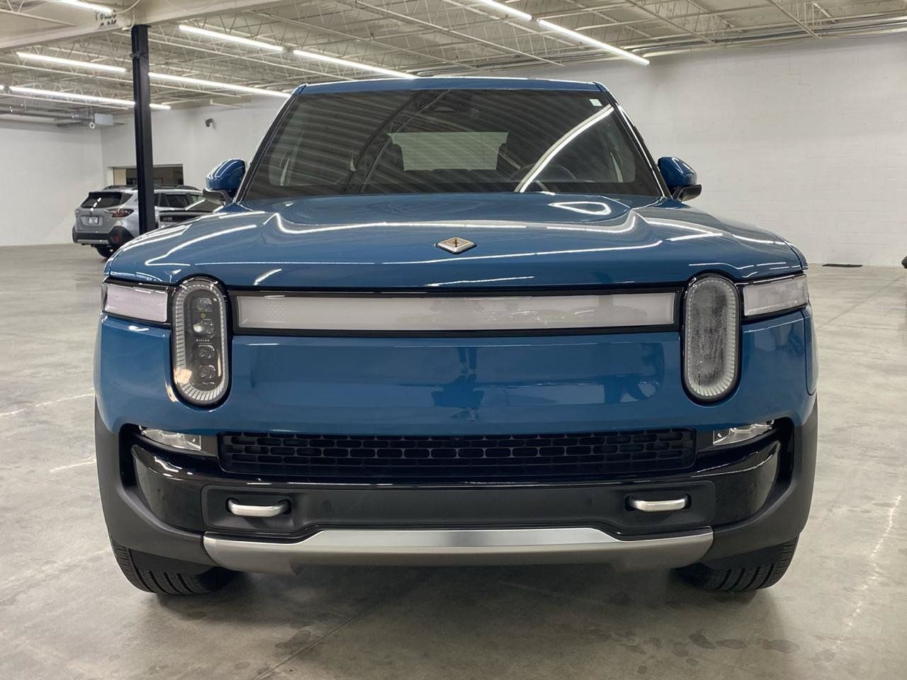 Used 2023 Rivian R1T Adventure Dual AWD/4WD image 3