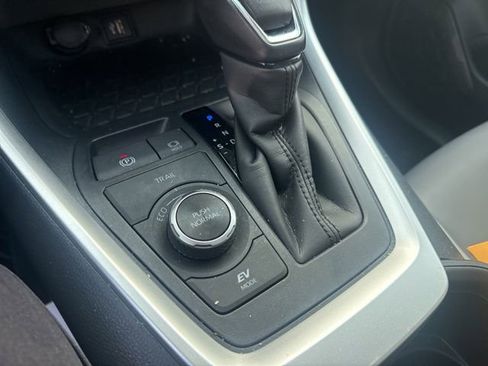 Used 2023 Toyota RAV4 XLE Premium AWD/4WD image 15