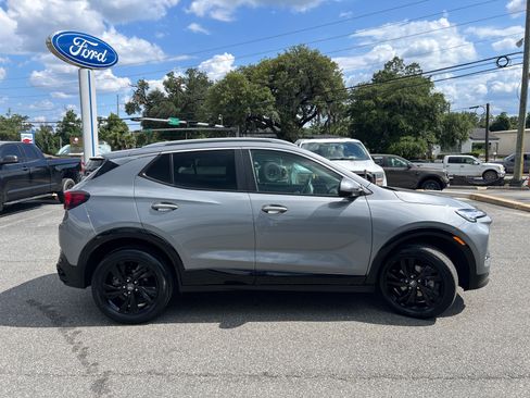 Used 2024 Buick Encore GX Sport Touring AWD/4WD image 8