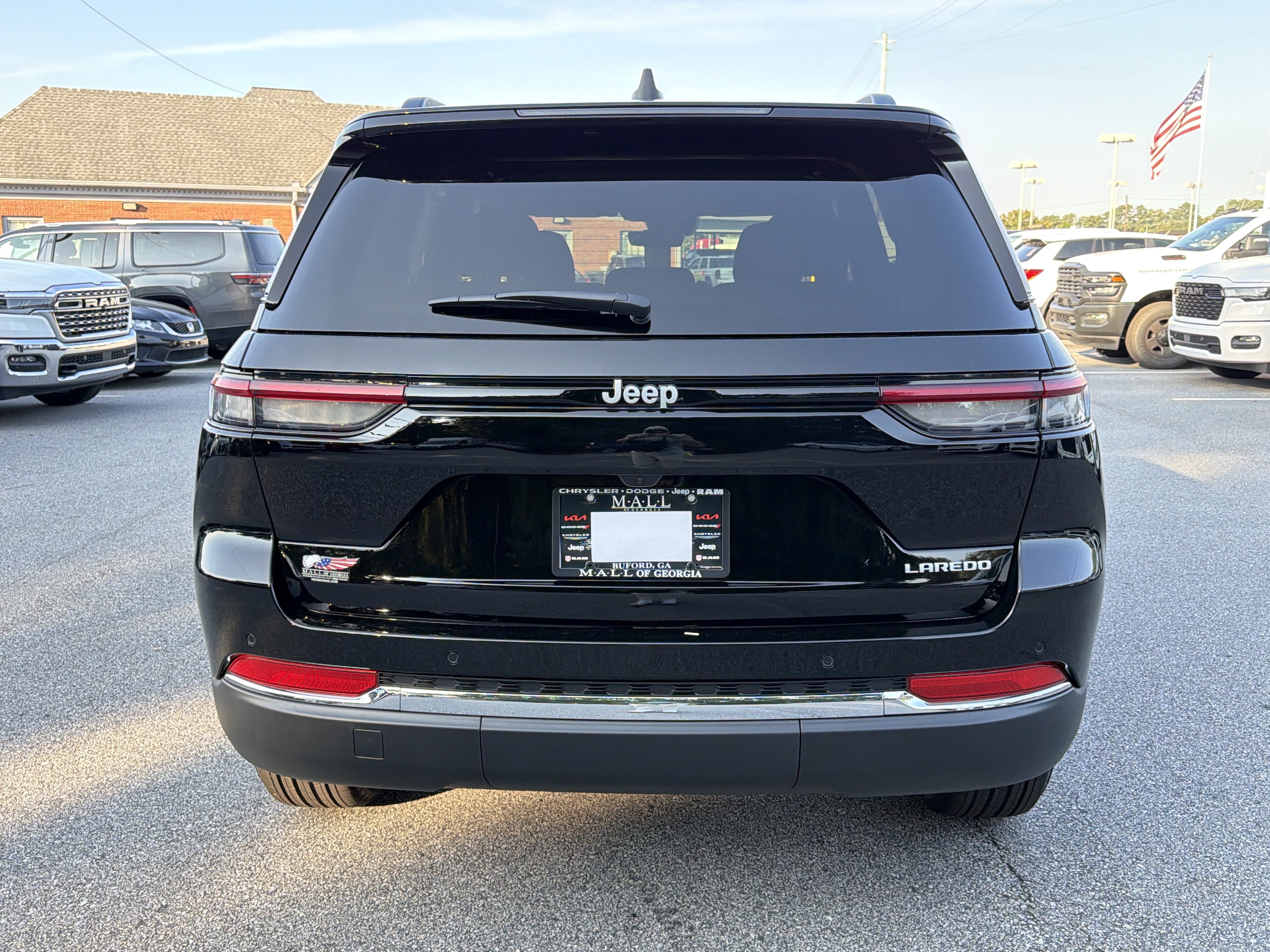 New 2027 Jeep Grand Cherokee Laredo X RWD image 6