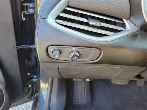 Used 2018 Chevrolet Malibu LS image 12