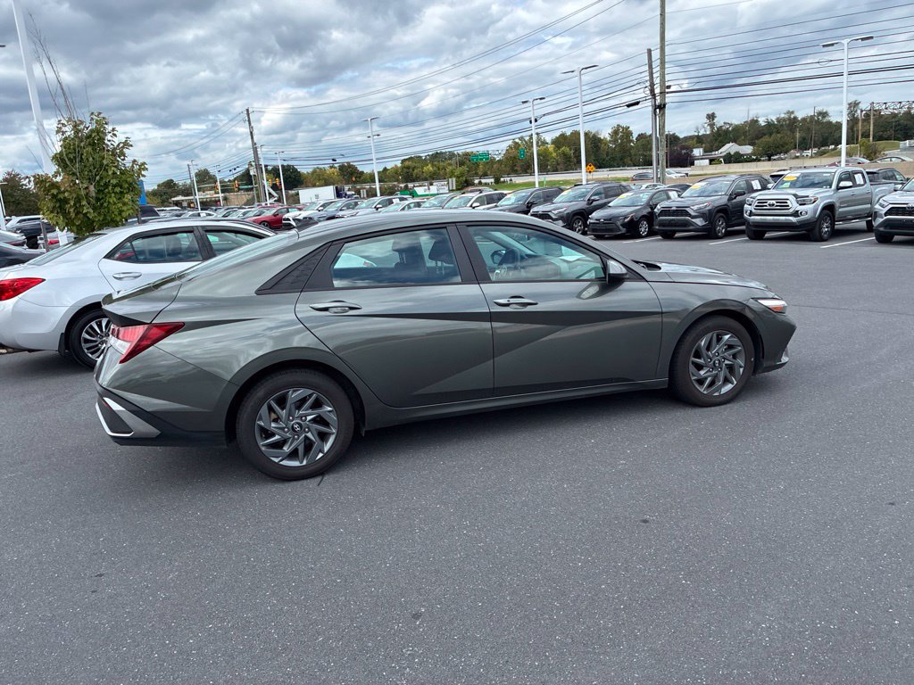 Used 2024 Hyundai Elantra SEL FWD image 7