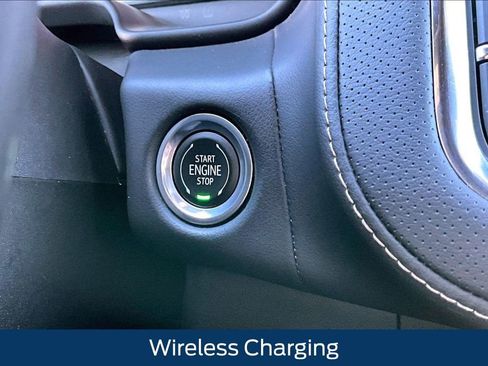 Used 2023 Chevrolet Suburban Premier image 28