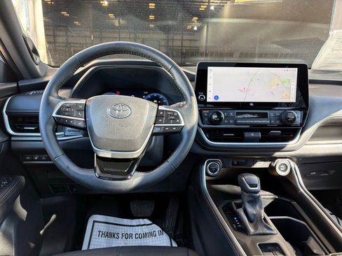 Used 2025 Toyota Grand Highlander AWD Hybrid image 27