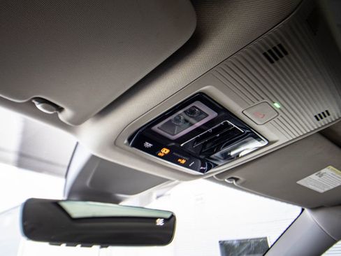 Used 2024 Volkswagen Atlas SEL Premium R-Line AWD/4WD image 32