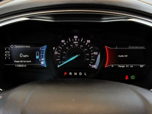Used 2019 Ford Fusion SE FWD image 29