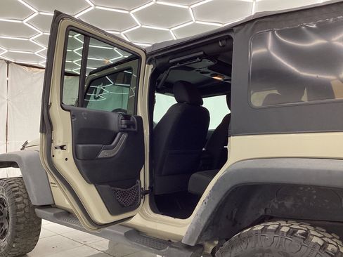 Used 2018 Jeep Wrangler Unlimited Sport S image 22