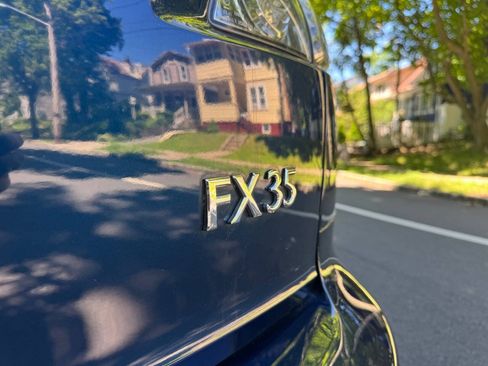 Used 2005 INFINITI FX35 AWD w/ (U01) Technology Pkg image 7