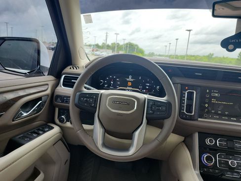 Certified 2023 GMC Yukon Denali AWD/4WD image 15