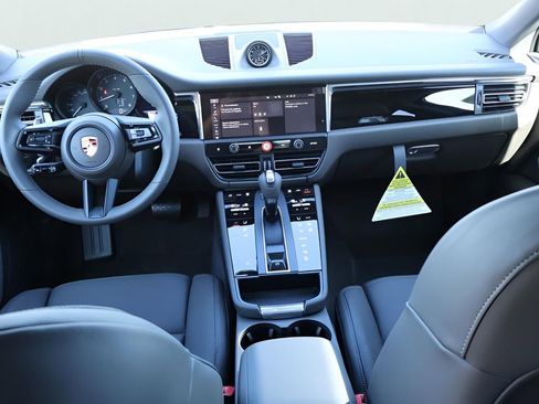 New 2026 Porsche Macan image 19