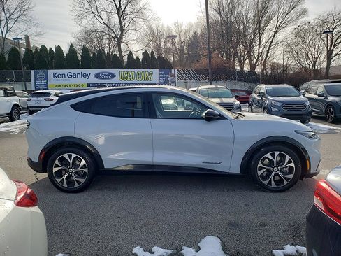 Used 2021 Ford Mustang Mach-E Premium image 4