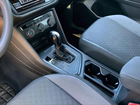 Used 2018 Volkswagen Tiguan S image 15