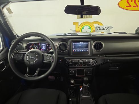 Used 2022 Jeep Gladiator Sport image 12