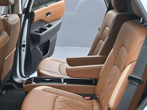 New 2026 Nissan Pathfinder Platinum image 21