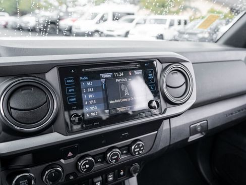 Used 2019 Toyota Tacoma TRD Off-Road image 28