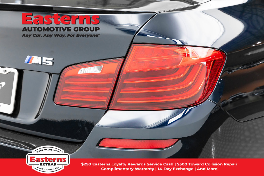 Used 2015 BMW M5 RWD image 59