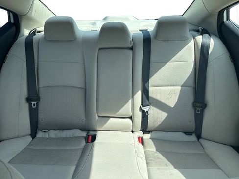 Used 2025 Nissan Altima 2.5 SV FWD image 15