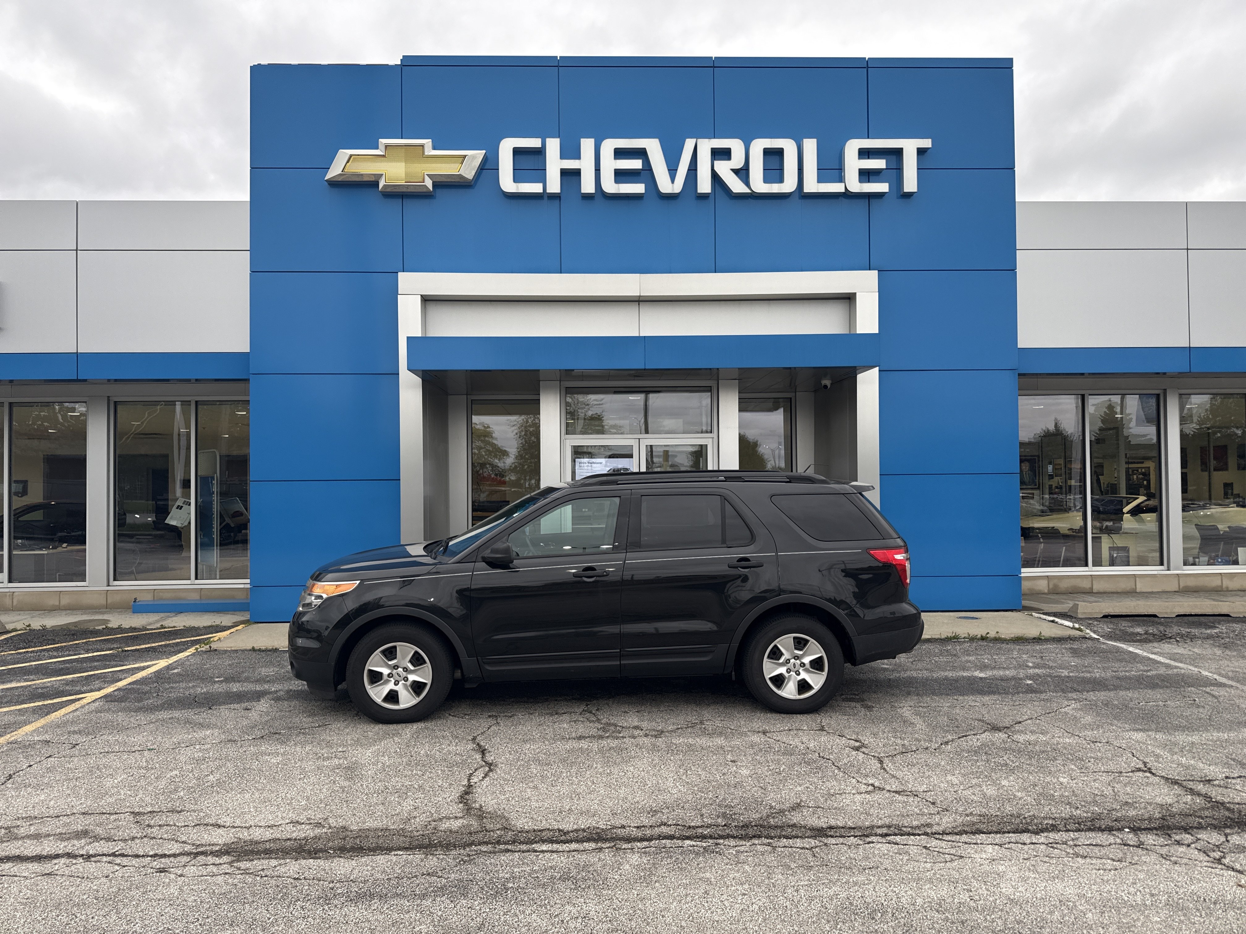Used 2014 Ford Explorer FWD image 2