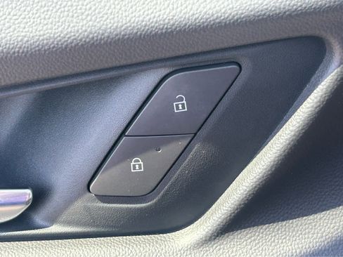 Used 2026 Chevrolet Equinox RS image 19