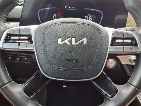 Certified 2025 Kia Telluride S FWD image 19