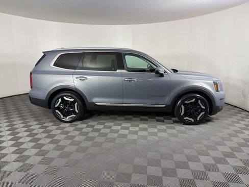 Used 2023 Kia Telluride S AWD/4WD image 5