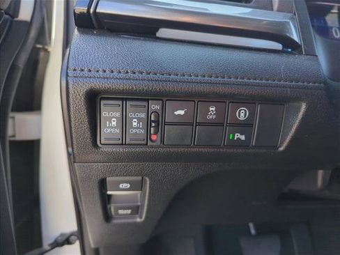 Used 2022 Honda Odyssey Elite image 16
